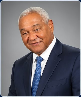 Lic. Manuel Caminero